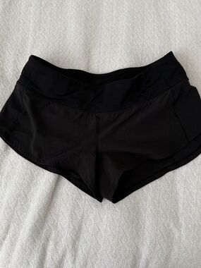 Lululemon speed up short  size 6  details: -good condition  -color: black